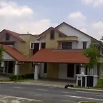Putrajaya 1808 Homestay